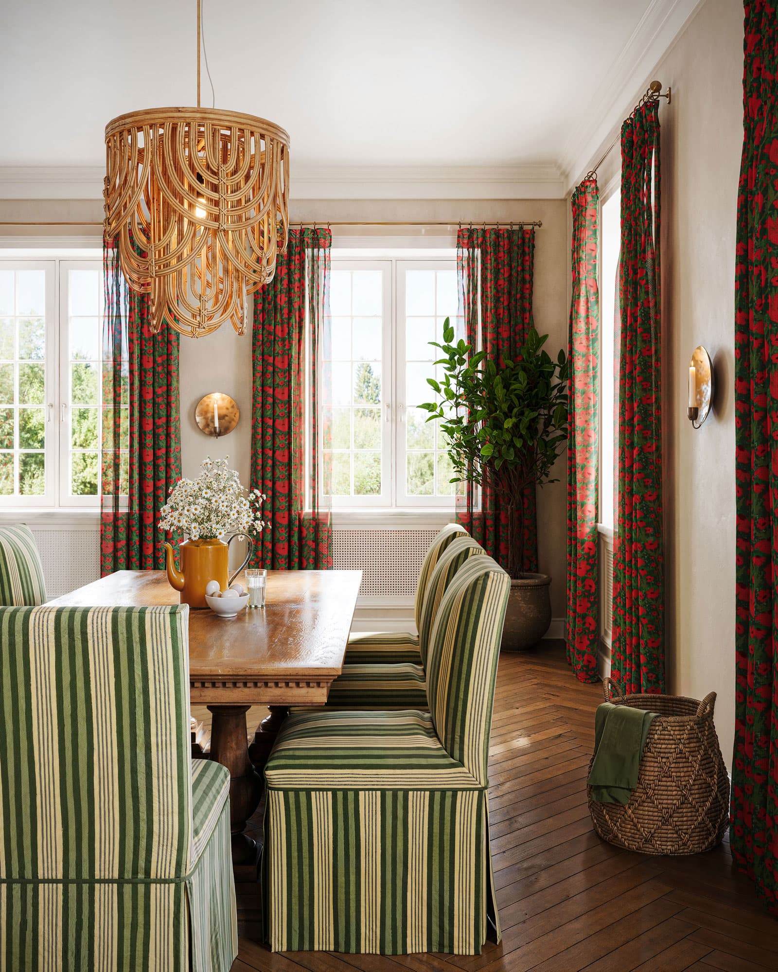 Farmhouse Dining Room Interior - Loomly Customs